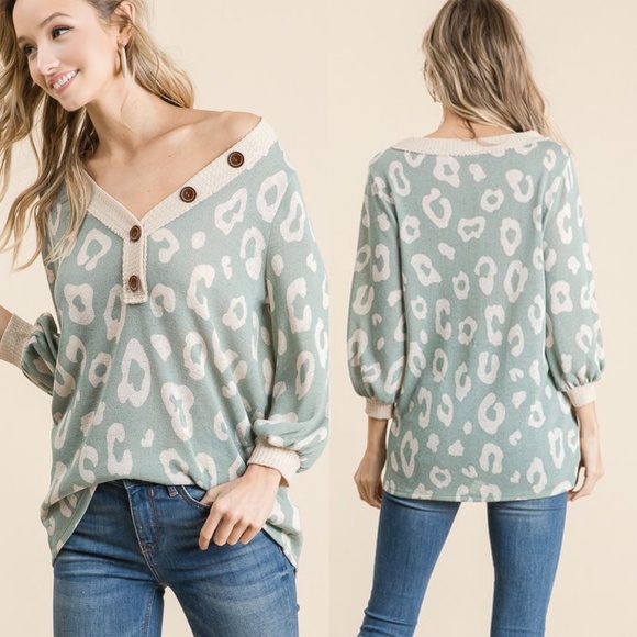 MARIE Leopard Print Top with puffy Sleeves - Picture 4 of 4